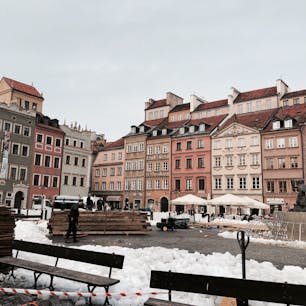 ワルシャワの旧市街
壁に囲まれた旧市街は違う世界にいるような街並みでした！！
お土産ショップやレストランがたくさんありました。
物乞いには要注意。