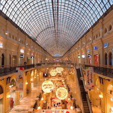 ロシア グム百貨店

入り口で売っているアイスが今までの人生で一番美味しくて感動しました🍦