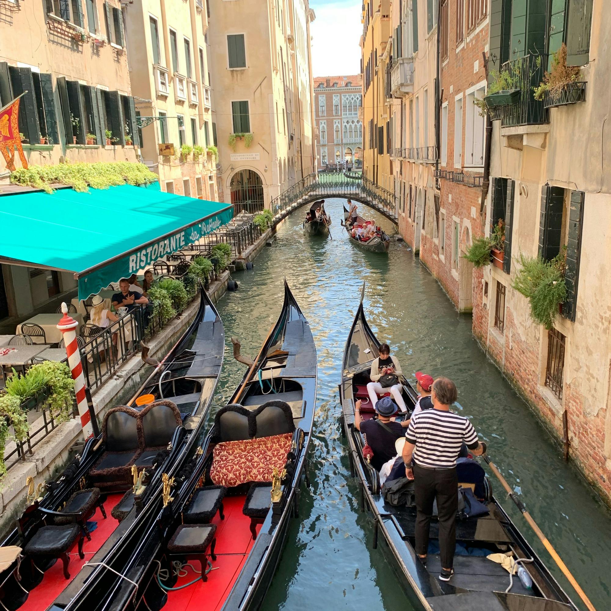 ヴェネツィア Venezia ベネチア の投稿写真 感想 みどころ ベネチアは暑い でも日陰は涼しい せまい運河をゴンドラでの トリップノート ヴェネツィア Venezia ベネチア の投稿写真 感想 みどころ ベネチアは暑い でも日陰は涼しい せまい運河をゴンドラでの トリップノート