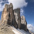 初投稿
2019年6月
イタリア🇮🇹ドロミテのトレ・チーメ🏔
真ん中の山にかかる雲がおしい。