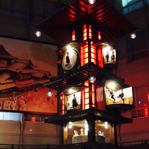 2019.7.4
道後温泉
道後温泉はもちろん最高。
道後温泉駅の前にある坊ちゃんカラクリ時計は毎時間(季節によって変わるそう)カラクリで時間を知らせてくれます