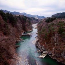 #鬼怒楯岩大吊橋 #鬼怒川温泉 #栃木
2017年12月

吊り橋から見た渓谷🏞