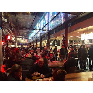 フィレンツェ中央市場前二階