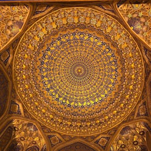 ウズベキスタン サマルカンド
ティラカリ・メドレセの黄金の礼拝堂