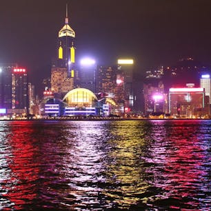 香港🇭🇰ヴィクトリアハーバー
水面に映る光が綺麗だった⍢