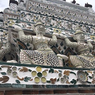 ワット アルン
しっかり 支えてますねぇ〜〜👀