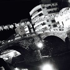 眼鏡橋
一円玉が1番上に乗ると願い事が叶うとされてる場所があります