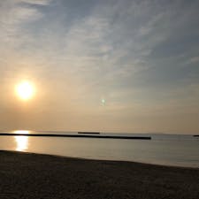 朝のサンビーチ

時間的に早かったから人も全然居なくて綺麗な景色も見れて満足！

海を見ながらぼーっとするのが好き。