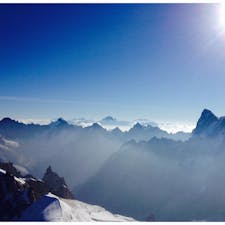 エギュードミディ展望台からの眺め。
グランドジョラス北壁、真ん中に小さく見えるのはマッターホルン。