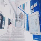 エーゲ海
イドラ島
白いお洋服の方、眩い光の中で風景と一体化。