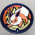 指宿（いぶすき）から、イーブイ好きというダジャレとイーブイの進化した炎系ポケモンのブースターのマンホールを見つけました。