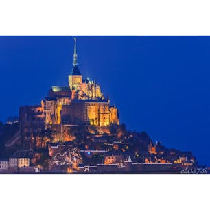 モン・サン・ミシェルの夜景。