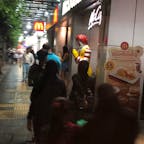 バンコク ナナ駅近く マクドナルド
手を合わせてる👀