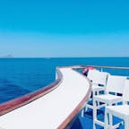 エーゲ海クルーズ船内
この席に座ってシャンパンでも飲みながら、、というのはもちろん素敵ですが、夏だと強烈な日差しに立ち向かう必要ありです(-_-)