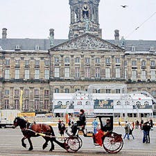 オランダ
アムステルダム王宮