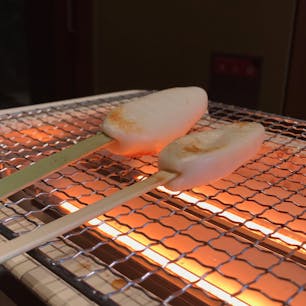 宮城県松島で、笹かまの手焼き体験