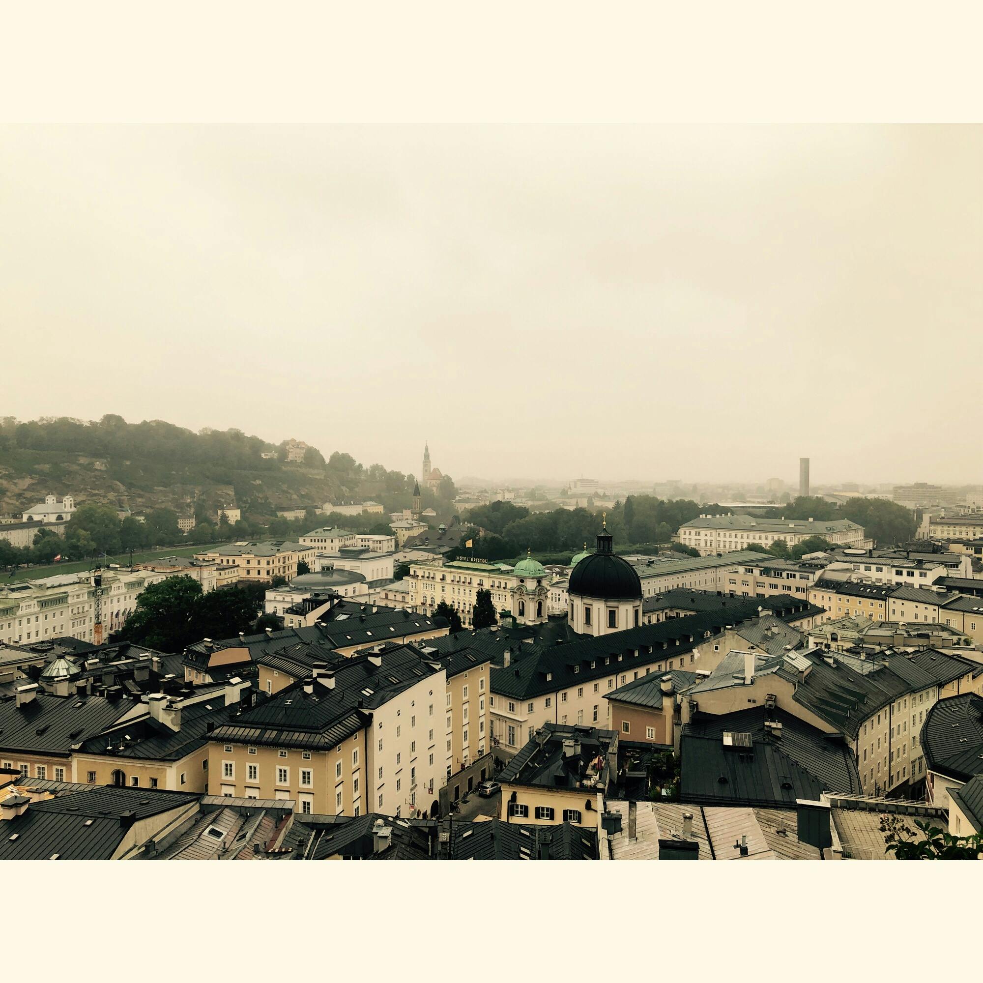 ザルツブルク Salzburg の投稿写真 感想 みどころ この日は雨が強くて残念だったが ヨーロッパの天気は変わりや トリップノート ザルツブルク Salzburg の投稿写真 感想 みどころ この日は雨が強くて残念だったが ヨーロッパの天気は変わりや トリップノート