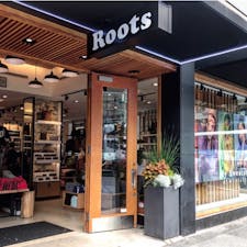 #ルーツ #バンクーバー #カナダ
2018年8月

カナダブランド🇨🇦 
パープルのトレーナーとお尻に"Vancouver"の文字が
入っているスウェットパンツを購入😊💕