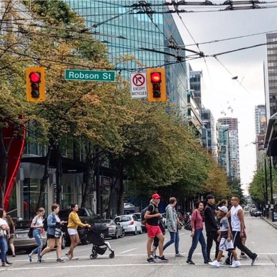 ロブソン通り Robson Street の投稿写真 感想 みどころ ロブソン通り バンクーバー カナダ18年8月 トリップノート ロブソン通り Robson Street の投稿写真 感想 みどころ ロブソン通り バンクーバー カナダ18年8月 トリップノート