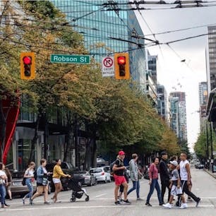 #ロブソン通り #バンクーバー #カナダ
2018年8月

バンクーバーの目抜き通り🚶‍♂️🚶‍♀️