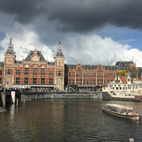 アムステルダム中央駅 Station Amsterdam Centraal の投稿写真 感想 みどころ オランダ アムステルダム中央駅東京駅のモデルになった トリップノート