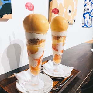 くらしき桃子です。
桃丸ごと使ったパフェ。