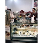📍イタリア ローマ
ローマに行ったらぜひ食べて欲しい、ここのティラミス。場所わかりにくいけど、ほんまに美味しい。夜中に食べて、次の日の朝の便で日本に帰りました。笑