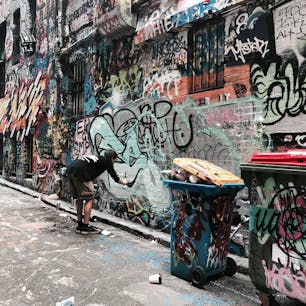 メルボルン の有名なやつ
ちょうど描いてる人いた
毎回違う景色