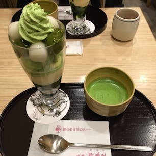 2018/4/7

祇園 辻利本店

とっても美味しかったです！
ちなみにこれは白玉パフェです

ただ外国人観光客が多く、マナーが気になって不快だったのでもう行かないかも…(？)