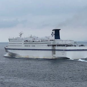 福島沖で名古屋行きの姉妹船🚢いしかり
と離合