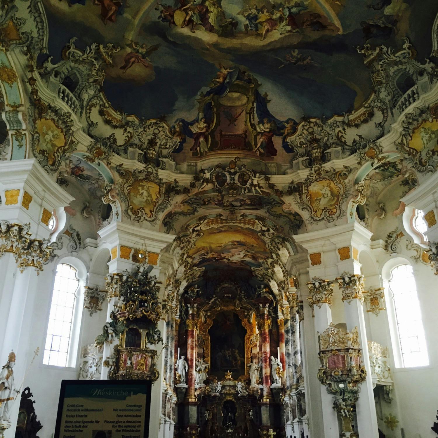 ヴィースの巡礼教会 Wies Church Pilgrimage Church Of Wies の投稿写真 感想 みどころ ヴィースの巡礼教会牧草地の長閑な場所にあり外観はなんてこ トリップノート