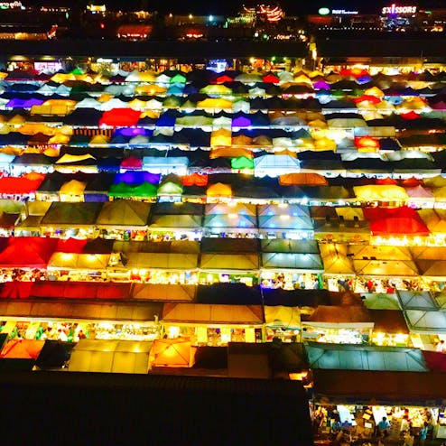 タラートロットファイ・ラチャダー