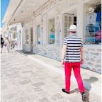 ギリシャ
エーゲ海 イドラ島
風景に溶け込むなら白のお洋服、際立つためには赤ね🤔