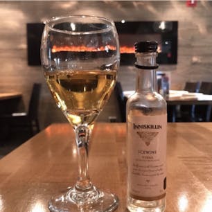 #バンパースザビーフハウス #バンフ #カナダ
2018年8月

#アイスワイン の甘さには心底びっくり🍷
凍った葡萄で作るだけでこんなに味変わるもの？！😳😳