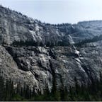 #ウィーピングウォール #バンフ国立公園
#カナディアンロッキー #カナダ
2018年8月

雪解け水が岩に伝って本当に泣いてるみたい😢😢