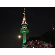 Seoul tower with full moon