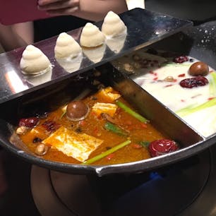 台北 無老鍋
火鍋なのに辛くない！アイスクリーム豆腐は甘くなくて、スープの出汁をすってた美味♡
予約してからいくこと！