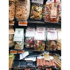 📍イタリア 
適当に入った地下街のスーパーでもこのパスタの種類の多さ、さすが！家族にお土産で買って帰った！