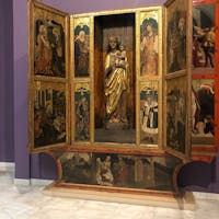 国立美術館で展示されている、イコン。14世紀以降の、沢山の美術品が収納されています。中には、ワラキア公ブラドやモルダヴィア公シュテファンを描いたものも。