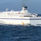 苫小牧行きの姉妹船きそと離合