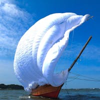 茨城県かすみがうら市の港から出航する帆引き船。
壮大なロマンを感じられる風景は、例年夏から秋まで見られます。
#茨城県