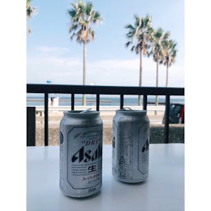 📍愛知 日間賀島
今年の夏はまた釜山の予定やったけど、急遽変更して車走らせ、友達のご両親の友達がやってる旅館に泊まりで。なんもない小さい島やけど、友達とひたすらいろんな話を1日中して昼から飲んで、美味しいごはん食べて旅館でだらだら。なんもせんと、2日間喋り続けた。この時間が、いちばん幸せかもしれない。そして島好きのわたしたちはこれから島旅をしていくことにした。