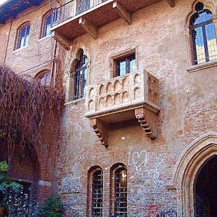 イタリア
ヴェローナ
ジュリエットの家
バルコニー❤️