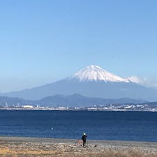 焼津から、駿河湾越しに見えた富士山。今年の初冠雪は、いつかな？