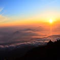 富士山🗻

人生で1度は登りたかった山。
今までで感じたことが無い辛さだったけど
御来光の景色はただただ感動😭✨