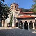 バチコヴォ修道院。ブルガリアの各修道院と同様、大変美しいフレスコ画があります。