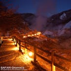 北海道登別温泉では地獄谷のライトアップ「鬼火の路」が通年点灯しています。 昼間とは違う雰囲気に包まれる幻想的な地獄谷を散策してみてください！#登別地獄谷 #鬼火の路 #登別温泉