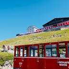 オーストリア シャーフベルク山 登山鉄道に乗って
憧れの サウンドオブミュージックの世界 素晴らしい景色！！