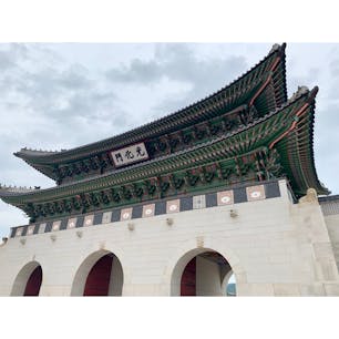 2019年9月6日 #韓国 #Seoul #光化門
おっきくまっすぐな道路、後ろの山含め、
このあたり歩くの一番好き ☺︎