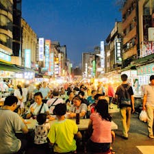 台湾/高雄/六合夜市
食べ続けている人ばかり。台湾の人の食欲はすごいです。